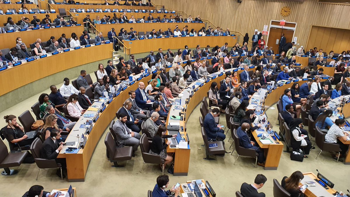 IcelandUN's tweet photo. Successful 33rd meeting of States Parties to the 🇺🇳Law of the Sea Convention coming to an end. #Iceland 🇮🇸on this Constitution of the Ocean: “Such a success, and its continued effectiveness should not be taken for granted.” https://t.co/MnvOaC3Ev6 #UNCLOS #SPLOS https://t.co/CBnTsBScr8