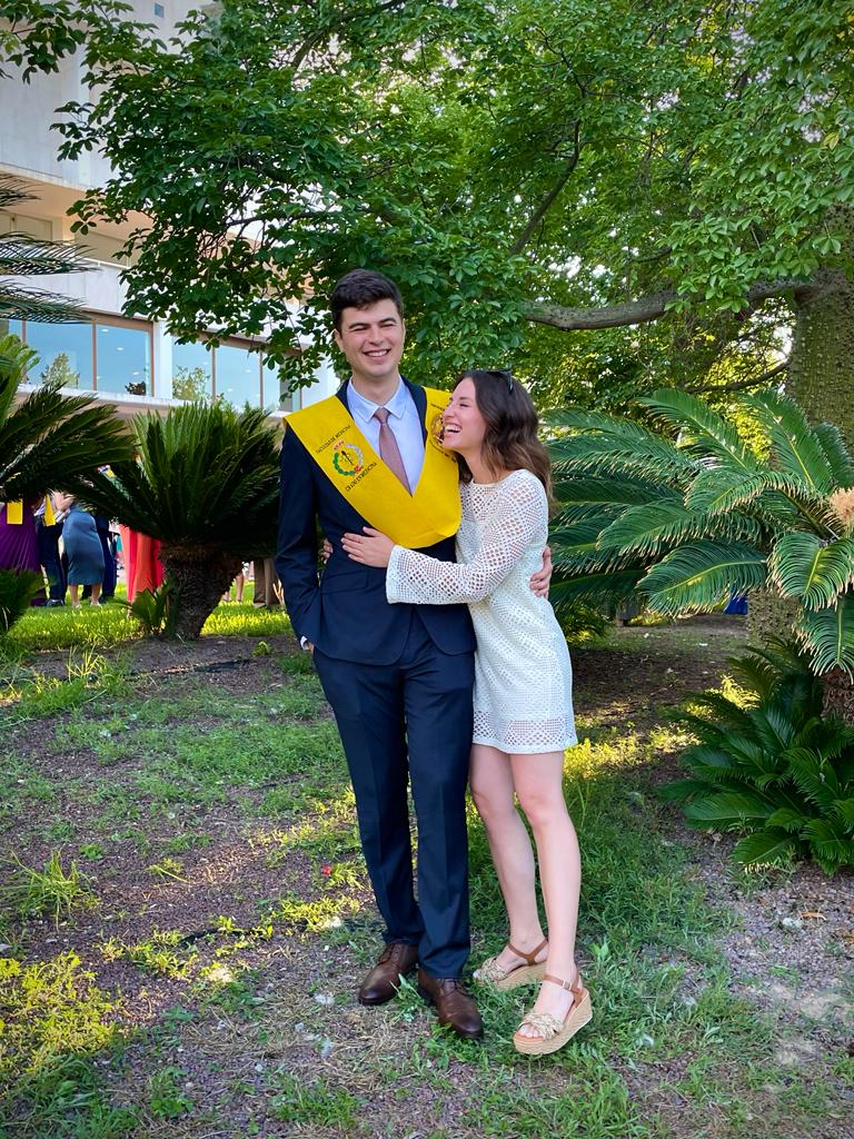 La segunda vez q te veo en traje, pero esta un poco más especial <a href="/miguelmfortun/">Miguel Martínez Fortún</a> 💛