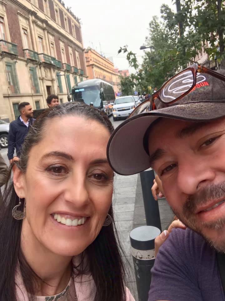 ❤️ #EsClaudia 
<a href="/Claudiashein/">Claudia Sheinbaum Pardo</a> 
Presidenta 2024-2030 <a href="/lopezobrador_/">Andrés Manuel</a> 
<a href="/SolAragonMtz/">Soledad Aragón</a> 
<a href="/FuenteMarce/">Marce Fuente</a> 
<a href="/marisolgase/">Marisol Gasé</a> 
<a href="/FadlalaAkabani/">Fadlala Akabani</a> 
<a href="/martibatres/">Martí Batres</a> 
<a href="/villadiegog/">Diego Villanueva</a>
<a href="/CCastilloPerez1/">Carlos Castillo</a> 
<a href="/VillanuevaVa_/">Gerardo Villanueva</a> 
<a href="/Paulogarciag/">Paulo Emilio García</a> 
<a href="/MaraLezama/">Mara Lezama</a>
<a href="/XochitlBravoE/">Xóchitl Bravo</a>
<a href="/Luis_diazdeleon/">José Luis Rodríguez Díaz de León</a>
<a href="/GlzOskr/">Oskr Glz</a>
<a href="/moniroblesa/">Monica Robles</a>
<a href="/zahuita/">Gaby</a>