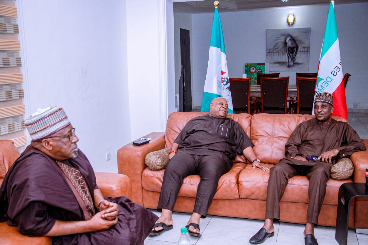 IfedolapoOsun's tweet photo. Newly elected House Speaker, Hon Tajudeen Abbas paid a thank you visit to Governor Ademola Adeleke  yesterday evening in Abuja. He was accompanied by Hon Bamidele Salam and Hon Ahmad Dayyabu Safana. https://t.co/e4JRoersYq