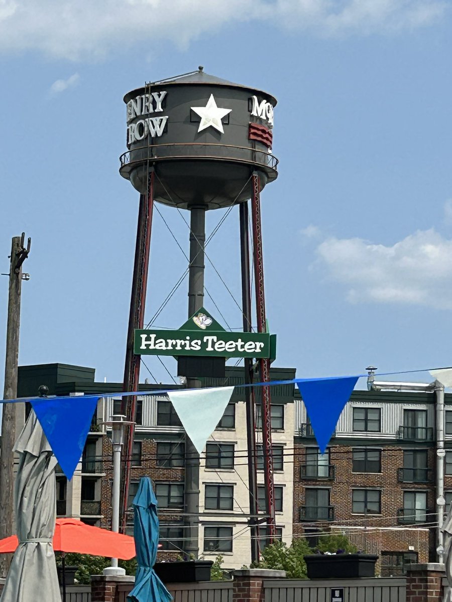 dman610_dave's tweet photo. Hey Harris Teeter @HarrisTeeter we’d love to see your clock and temperature working again! https://t.co/lHsv0ATX28