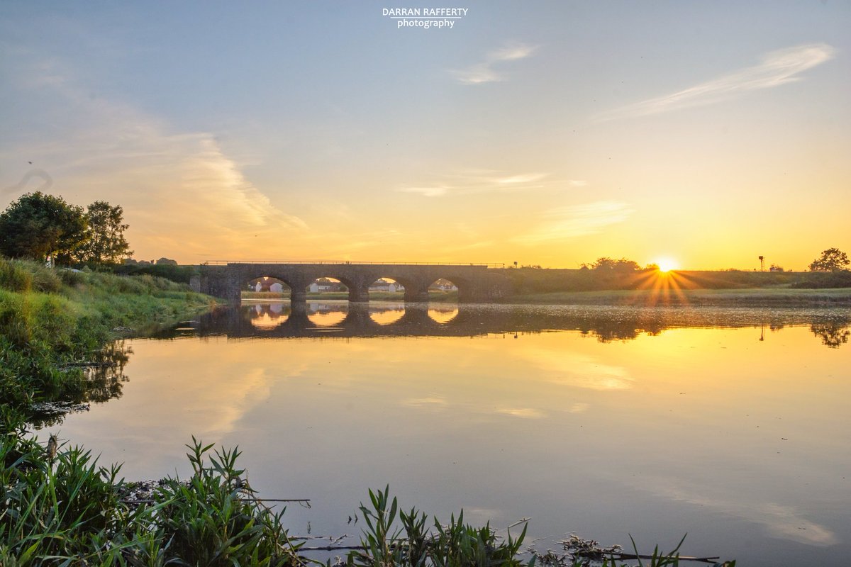 Dundalk_Photos's tweet photo. A few more snaps of last night's sunsets of the two bridges on the Castletown River in #Dundalk https://t.co/Z7ldCcerR8