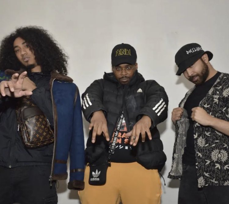 New rap group. <a href="/ChequeMade/">🅲🅷🅴🆀🆄🅴🅼🅰🅳🅴</a>