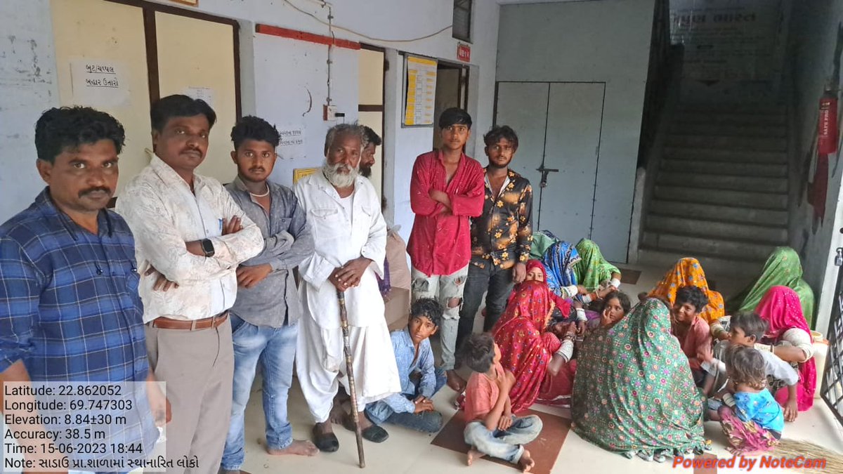 વાવાઝોડા બીપોરજોયની આફત સામે મુન્દ્રા તાલુકા ના મારા સાડાઉ અને શેખડીયા ગામોમાં નળીયા અને પતરા વાળા મકાનો માં રહેતા લોકોનું સમાજવાડી અને પ્રા.શાળામાં સ્થળાંતર કરાવીને ગ્રામલોકો સાથે રહીને રહેવા, જમવાની વ્યવસ્થા કરવામાં આવી.@CollectorKutch <a href="/KutchDdo/">DDO Kutch</a> <a href="/MundraTdo/">Taluka Development Officer- Mundra</a> <a href="/CMOGuj/">CMO Gujarat</a>