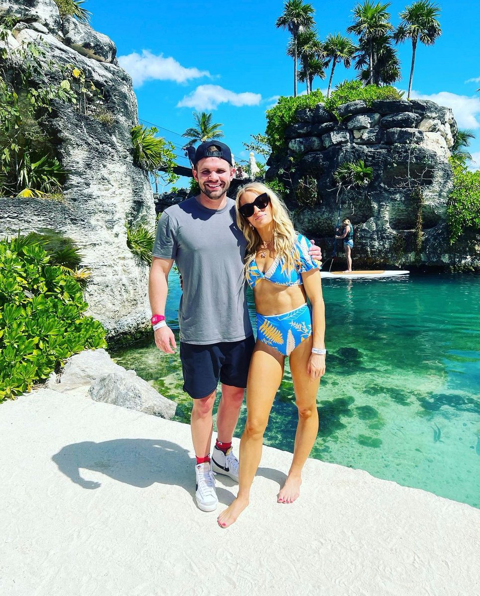 theraleighwill's tweet image. About a year ago, we went to Mexico for my wife’s 33rd birthday.

We argued most of the day about stupid shit. 12 years of marriage stuff. 3 kids and 2 busy careers stuff.
 
It all changed 2 weeks later.  

She was diagnosed with stage 3 breast cancer. 

Life turned upside down.…