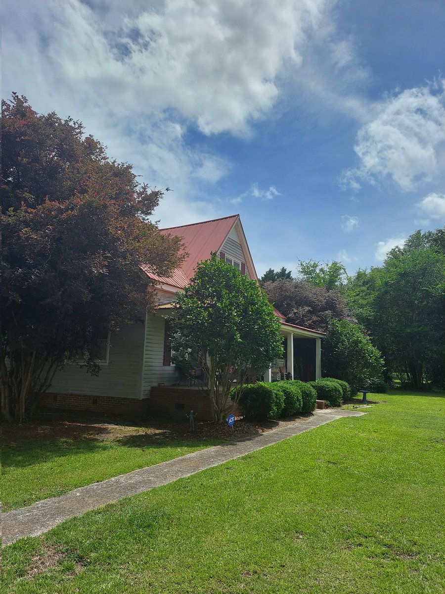 RickWorksHard's tweet image. This is the house we moved into in Bamberg County, South Carolina.