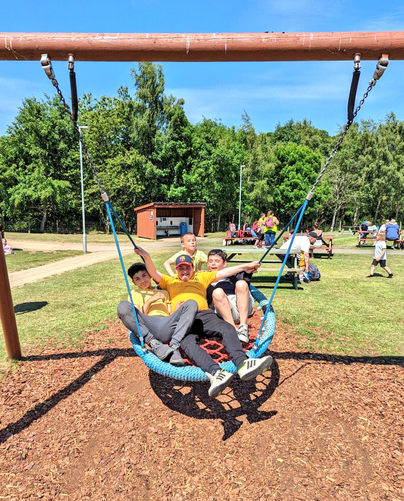 KnightsridgePr1's tweet photo. The Sunshine Class had a wonderful time enjoying the sun at Mill Farm yesterday 🌞 💚💛 https://t.co/WZP0G8amK9