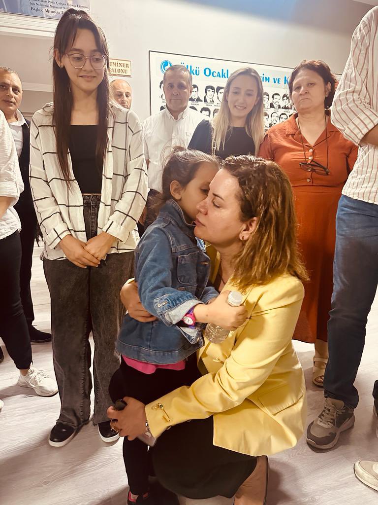 arzuerdemtc's tweet photo. 📍Küçükçekmece 

Bugün çocukları yarının gençleri, bugünün gençleri geleceğimizin teminatlarıdır. Onlara emanet duygusuyla bakıyor, onlarla geçip giden her günü mükafat biliyoruz. Allah birliğimizi bozmasın. https://t.co/QnQprWE3DV