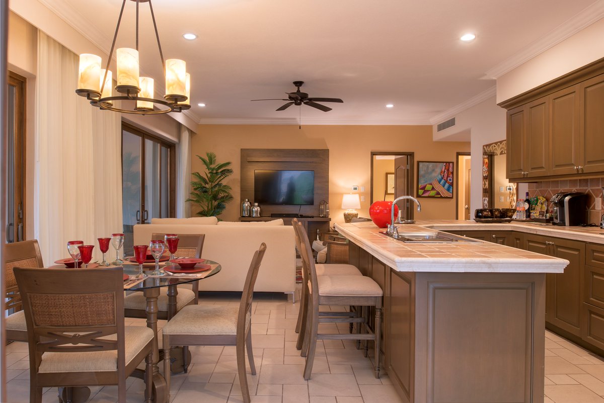Experience luxury and comfort with our spacious family-sized suites. These spacious suites with fully equipped kitchens, spa-inspired bathrooms, luxury amenities, and private balconies will make you feel as though you’ve found your home in paradise. 😌bit.ly/3JkZklh