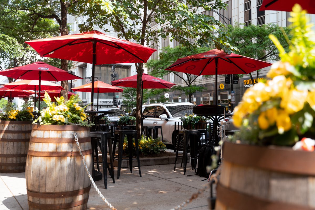 Warm sunny days call for patio drinks at Streeter's. 

#lmgchicago #streeterstavern #chicago #explorechicago #chicagobar