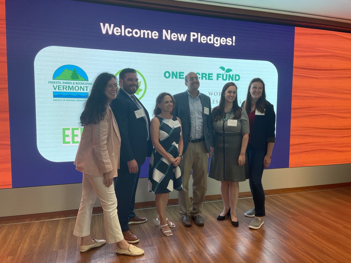 Last night we celebrated getting closer to our goal of 1 #TrillionTrees with @KevinMOHara @LindsProwse and new pledges Jennifer Greenfeld of @NYCParks @jessica_moerman of @CreationCare, Matt Forti of @OneAcreFund and Nancy Harris of @WorldResources!  #US1tSummit