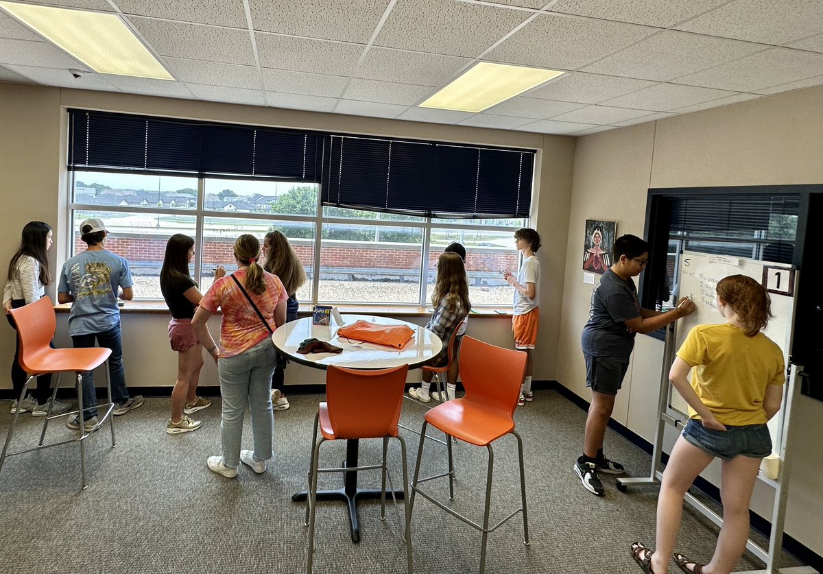 #GrowingGreatness with a #thinkingclassrooms warm up for <a href="/aledoisd/">Aledo ISD</a> students attending <a href="/Knowsys/">Knowsys Educational</a> PSAT prep this week. <a href="/pgliljedahl/">Peter Liljedahl</a>