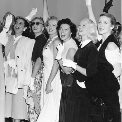 Clubpassionmar2's tweet photo. #Marilyn #MarilynMonroe #clubpassionmarilyn #ussmanchester #longbeach #dorothylamour #virginiafield #helenacarter #carolemorton #joycemackenzie https://t.co/sngvKzkcef