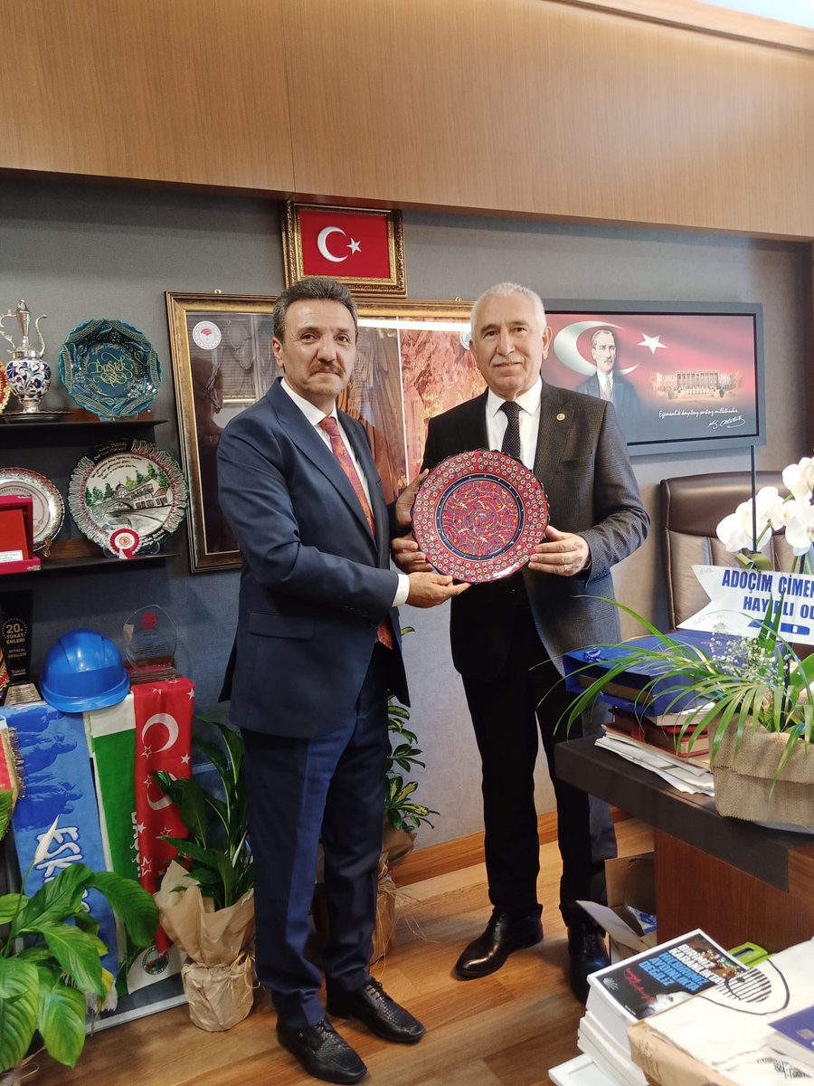 kadimdurmaz's tweet photo. Tokat Kent Konseyi Başkanımız Abdullah Gürbüz, Kent Konseyi Üyeleri Suna Arslan Köten, Ayşe Gündoğdu ve Melih Sağıroğlu’na ziyaretlerinden dolayı çok teşekkür ederim. https://t.co/12ooUf04i1