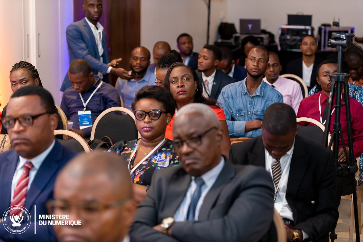 econonumerique's tweet photo. 📚💻 Une étape cruciale franchie ! La présentation de l'Ordonnance-Loi n°23/010 du 13/03/2023 portant Code du Numérique marque le début d'une ère réglementée pour le numérique en RDC. Merci à tous les acteurs présents lors de cette cérémonie mémorable. #Numeriquecd #LoiKolongele https://t.co/jLoeaXnrvF