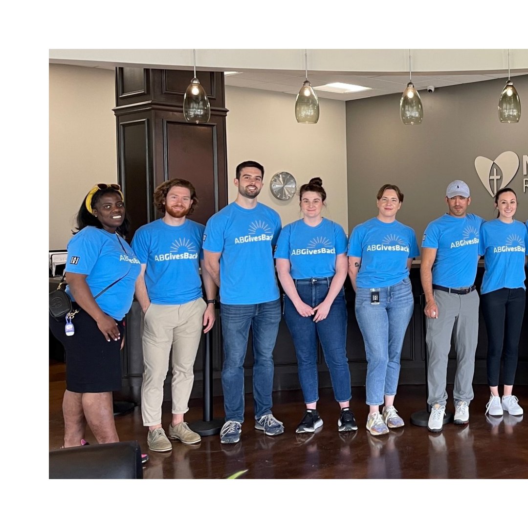 AB_insights's tweet photo. #ABGivesBack: Members of AB’s Nashville Associate Leadership Council spent an afternoon volunteering with @NashvilleRescue. From packaging food, sorting donations, and serving people experiencing homelessness, AB is proud to be part of and give back to our local communities. https://t.co/S3JZCEwga7