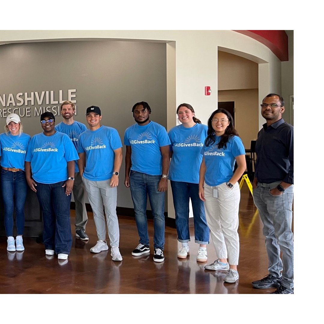 AB_insights's tweet photo. #ABGivesBack: Members of AB’s Nashville Associate Leadership Council spent an afternoon volunteering with @NashvilleRescue. From packaging food, sorting donations, and serving people experiencing homelessness, AB is proud to be part of and give back to our local communities. https://t.co/S3JZCEwga7