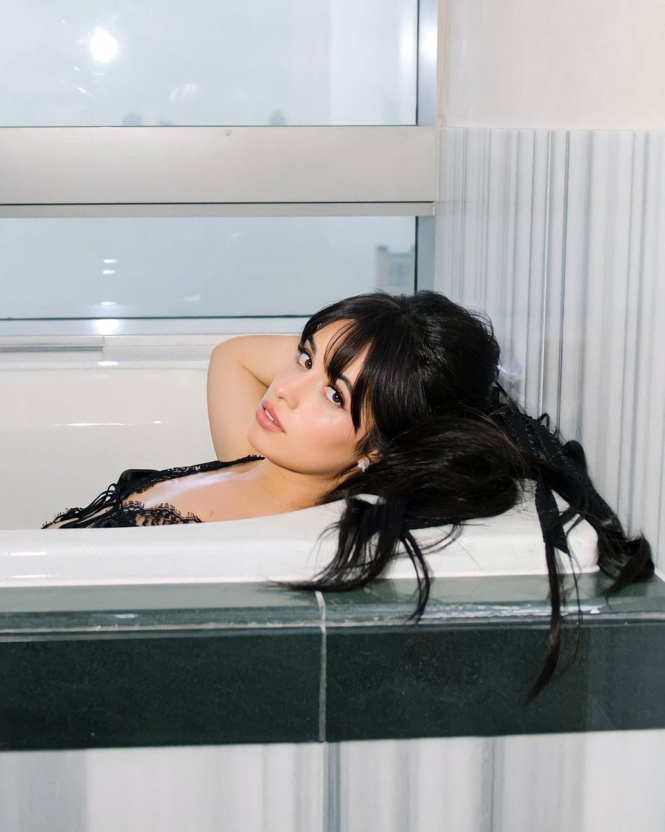 leanxmila's tweet photo. the “villain”                        the real villain. https://t.co/xModtv3kui