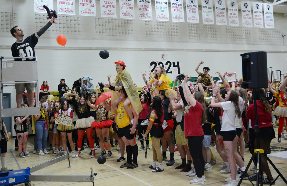 Chinook High School on Twitter "Check out our ChinookCoyotes Lip Dub