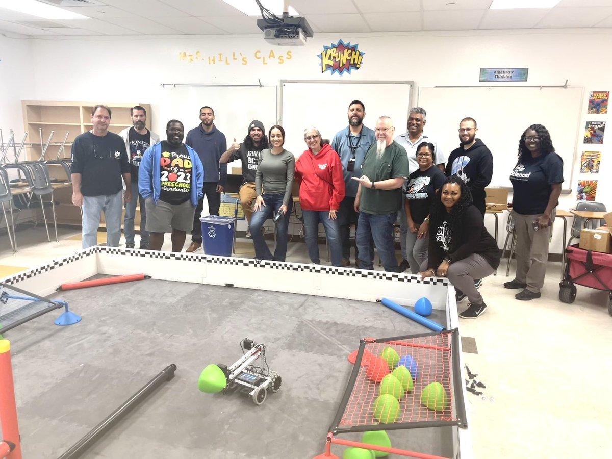 Another successful summer workshop of @VEXRobotics coaches from across the district! @sleuthacademy @BrowardSTEM
