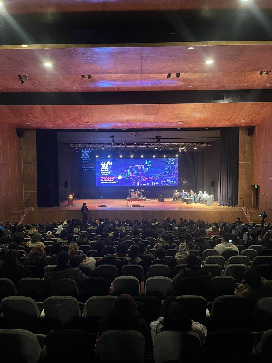 corfoaraucania's tweet photo. Hoy con gran asistencia y participación del ecosistema regional realizamos el primer seminario internacional de economías creativas en la región de La Araucanía 👏🏽👏🏽👏🏽 https://t.co/o2aP4ppacQ