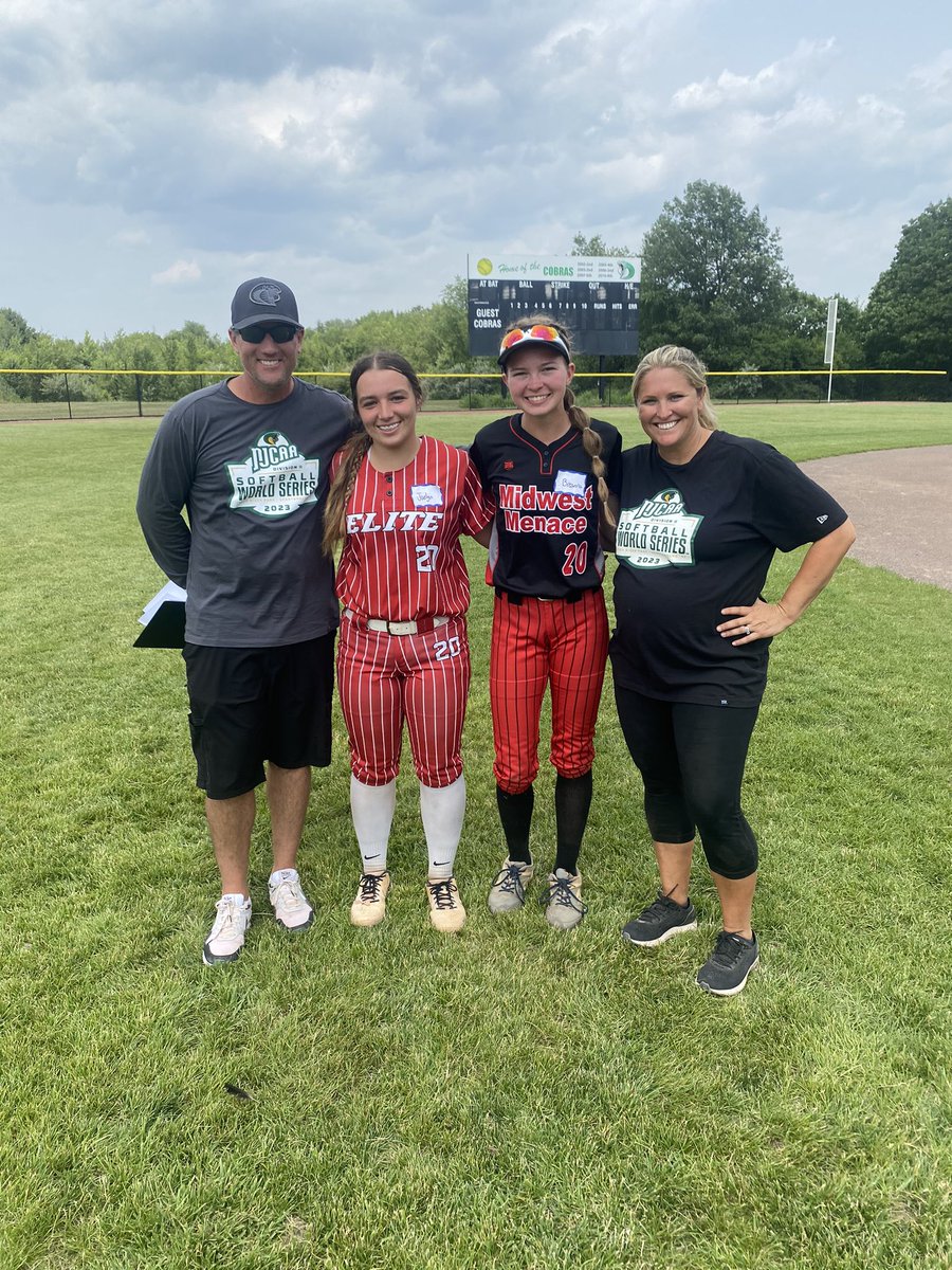 I have had a blast the last two days at the Prospect camp and Pitching camp at Parkland College! Thank you @CobrasParkland @DPaulson16 @KristiPaulson7 and players for holding a very competitive camp! I cannot wait to come back!! Roll Cobras!!