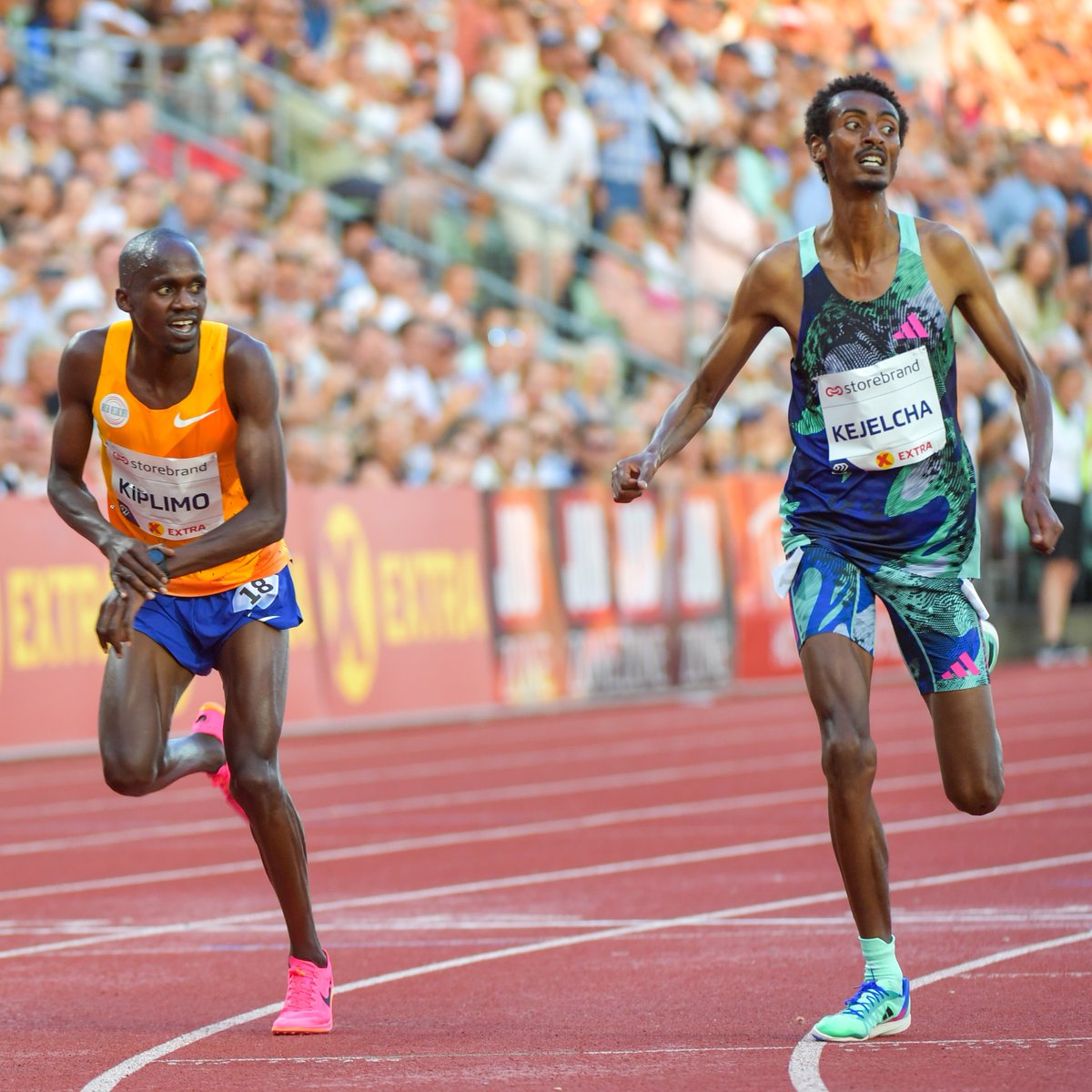 SO CLOSE

🇪🇹's Yomif Kejelcha wins the men's 5000m at the @BislettGames in a world-leading 12:41.73 🔥

He edges out Jacob Kiplimo by the narrowest of margins. 

🤏 0,003 is the difference after 12,5 laps around the track.

📸 @DecaBild for @Diamond_League 

#DiamondLeague