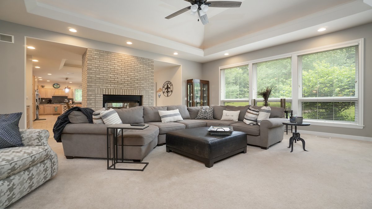 SoldOnToni's tweet photo. 11178 Fyvie Court, #BelvidereIL 61008

Exceptional ranch for sale! 4 Bed / 3 Bath on the market for $500,000. Visit the link to see all the photos or schedule a showing!

https://t.co/IaWoTSzMFD

#SoldOnToni #Belvidere #Illinois https://t.co/oBfFvEliZX