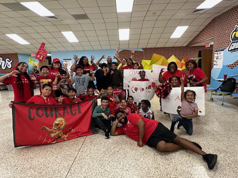 ShawntelDavis1's tweet photo. Team Courage is in the house! 🦁💪❤️#SummerRush #TeamCaraway https://t.co/eFD0xcrmzE