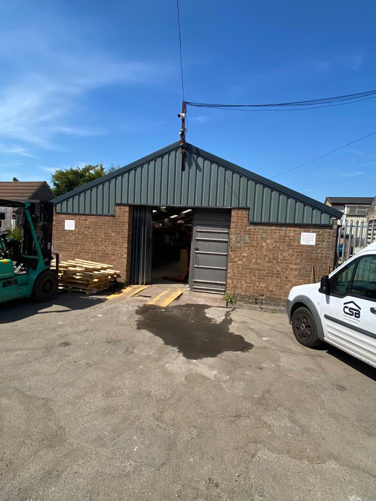 FirstFixGroup's tweet image. Strip and re sheet almost complete in #benfleet #essex day 4 .