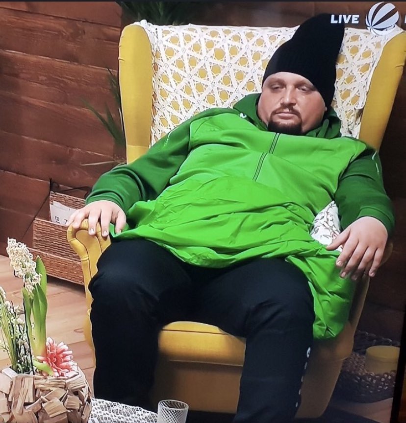 JannisNonsense's tweet photo. Jennifer Lawrence, wie sie 
Deutsche Hungerspiele beiwohnen muss ✨ #GNTM https://t.co/rreiyKdOqo