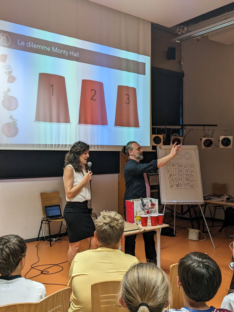 SchultzBarr's tweet photo. Plaisir des maths toute l'année à travers des jeux et concours. La cie espritjoueur a animé la remise des prix au collège cette après-midi pour le bonheur des participants. https://t.co/858KrCJ3JD