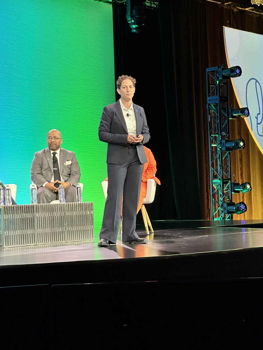 PointsofLight's tweet photo. “Let’s lift up and make space for the next generation of leaders together.” - AJ Pearlman, Director of Public Health, @AmeriCorps. https://t.co/he9DvO3o6P