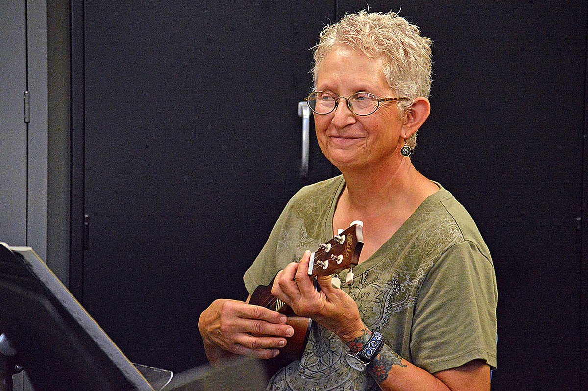 Hochstein group ukulele classes return on July 12! Join ukulele instructor Randy Pollok in a six-week beginners’ class or the more advanced class, Hochstein Ukes Get Jazzy. Register now! 
hochstein.org/Summer/Summer-…
#HochsteinSchool #playuke