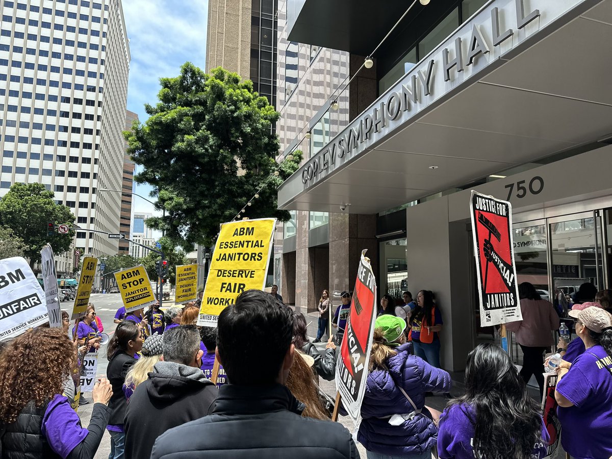 Was proud to march with the Janitors on my lunch break. 💪 #JusticeForJanitors
