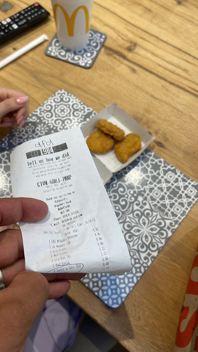 CoreyChallenger's tweet photo. @McDonaldsUK should I really have to check my order before leaving? Ask for 6 nuggets and get 3 😫 now I have an angry pregnant wife. Cheers https://t.co/Y6eeS3qhRJ
