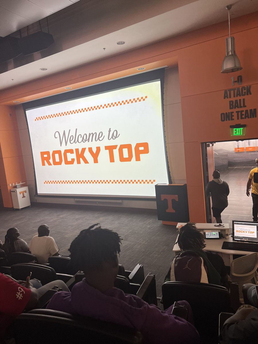 TrayshonShaw's tweet photo. Had a great weekend in Knoxville for camp and tour!🧡 @Vol_Football @Vol_Sports @HHSMustangs https://t.co/b5DR2m3QQx