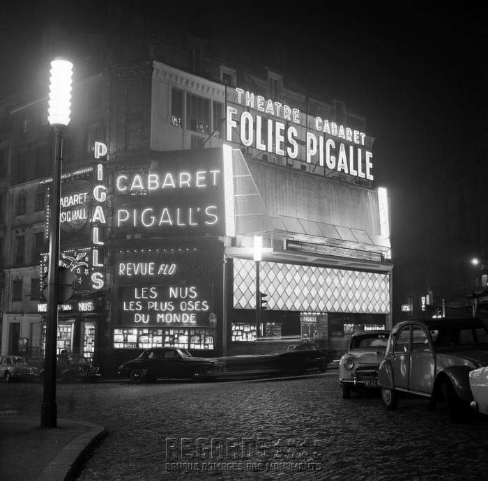 Séeberger Frères. 
Place Pigalle 
1950. Paris