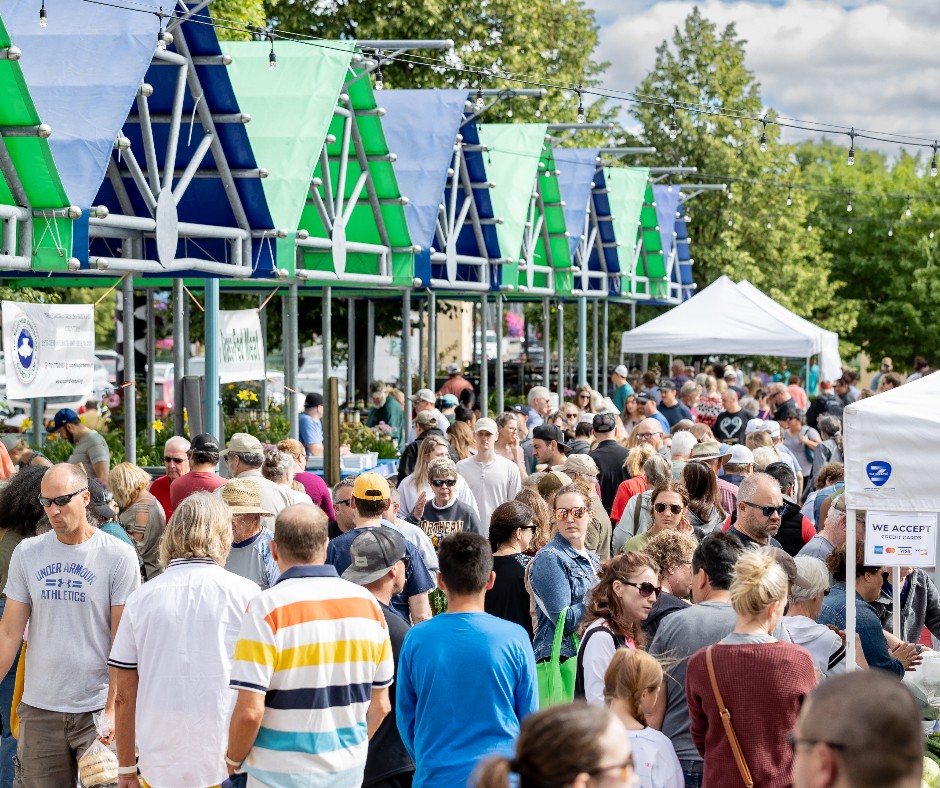 Head to the heart of Downtown in Town Square, every Saturday during the summer, for the Farmer's Market!

#UNDProud #UNDBiz #GFisCooler #DowntownForks