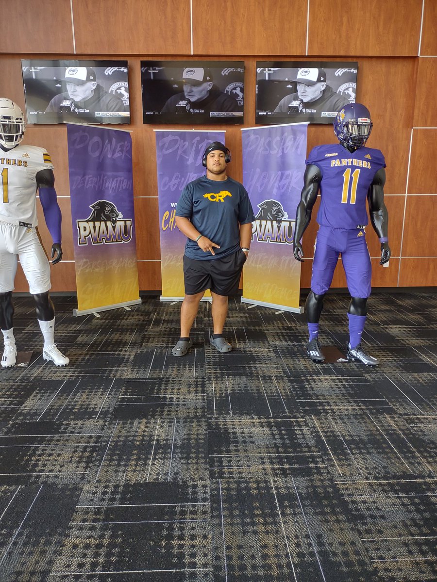 kittikat910's tweet photo. Camp #8 Let's go?
#102degrees
#whileyouweresleep
#wereyouat
@Coach_Brace @CoachGreenOL @CoachAdamClark @CoachAllen78 @CoachLytal @_coachcotto @CoachPruitt_UAM @CoachShaqPowell @CoachTyWarren @CoachWiebelhaus @jor_mcq_99 @kyleyoung_BSU @SFA_FBRecruit @CoachBigHU https://t.co/GgCxvkegyB