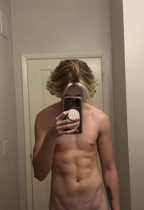 Um&hellip; all of my posts are gone&hellip; https://t.co/FQMGCts3ne