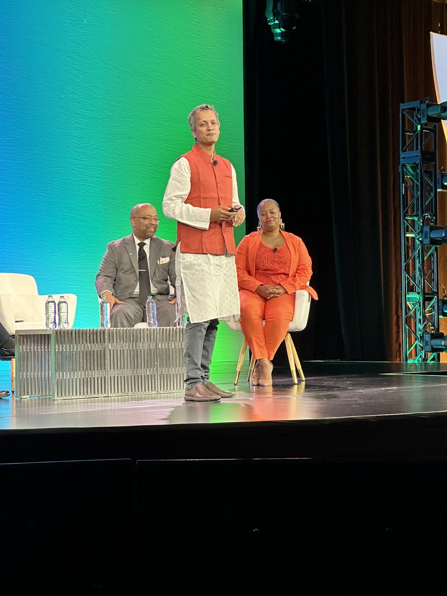 PointsofLight's tweet photo. Bringing inspiring ideas and experiences to the #PointsofLight23 Civic Talk stage, Shalabh Sahai, Co-Founder and Director, @iVolunteerIndia https://t.co/EoQiNTP7aT