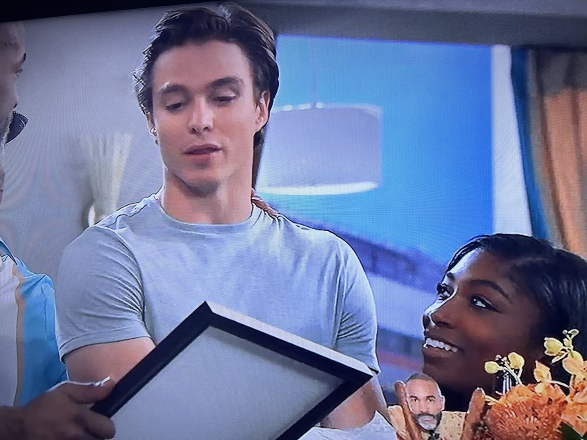 I just noticed Marshall put his hand on Spencer’s shoulder. He approved of Spencer especially the portrait and signed by the best jazz and the talks he had with Spencer. #GH #Sprina #BlackHospital  #HotSprinaSummer #GeneralHospital