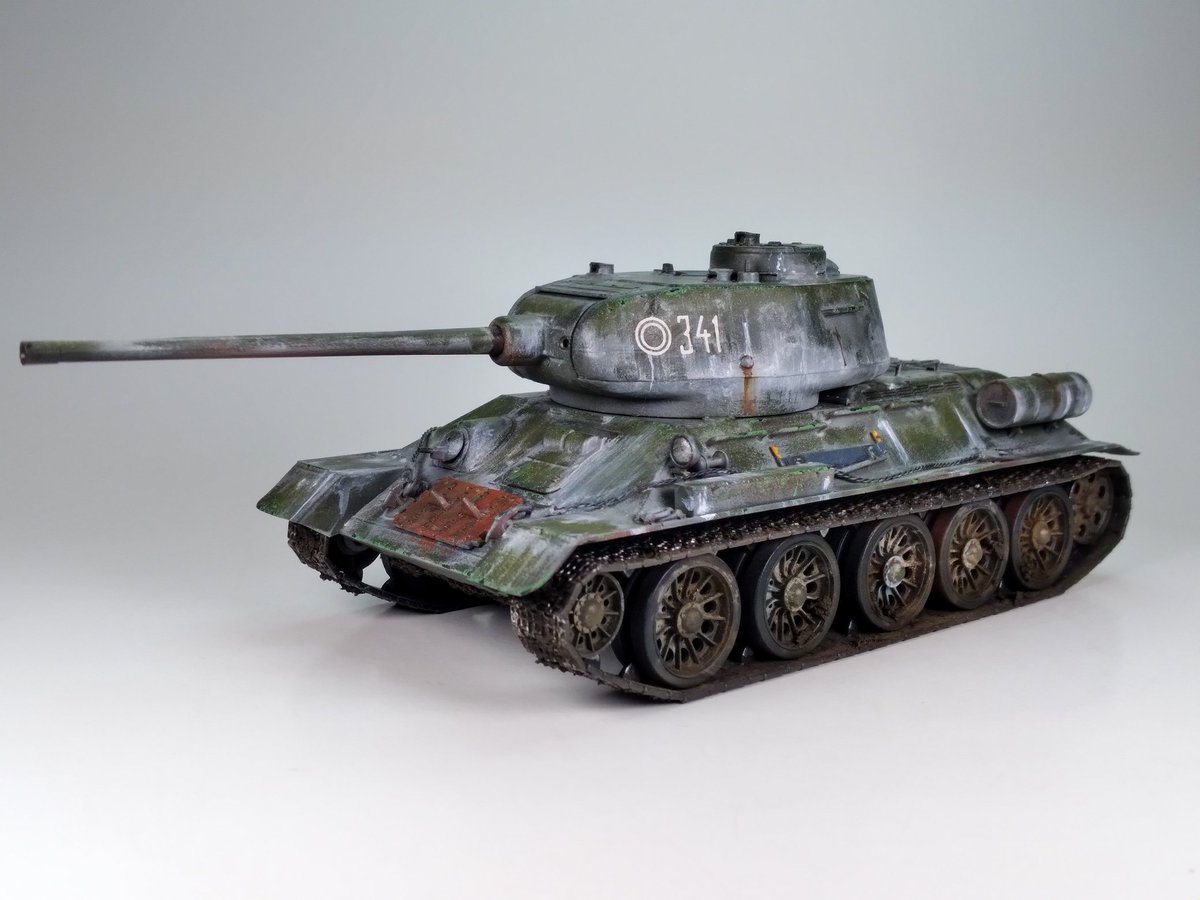 ClaysModelBench's tweet photo. My t-34/85 in 1/48th scale #tankmodels #scalemodels #hobby https://t.co/LSBUqdh7HK