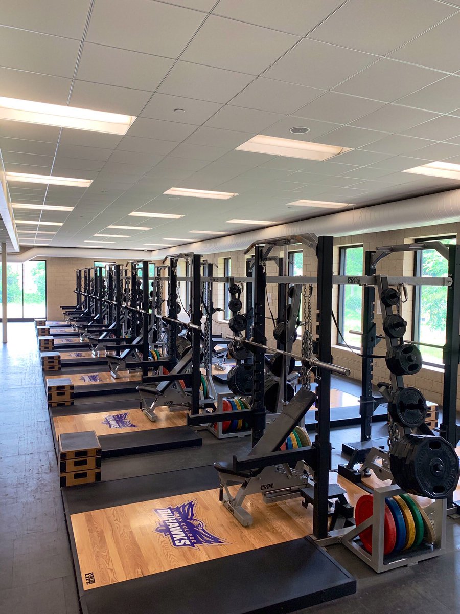 LCFBRecruiting's tweet photo. Do you like to move weight around &amp; get stronger? 🏋️‍♂️We do! Do you believe in speed development? We do! 🏃‍♂️Our facility prepares us before, during, and after their training sessions.

Full-time staff ✔️ 
Enough platform units for team ✔️ 
Post-workout fueling station ✔️

#FlyWithUs https://t.co/cHZnezaJmp