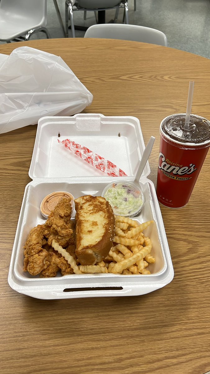 @josemangin @ShawnTheButcher @SXMOctane @SXMLiquidMetal ….Guys I finally gave in and got some @raisingcanes in @VisitABQ so I officially joined the crew🤘🏽🐔