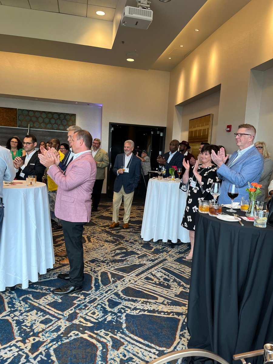 Our new Earn to Learn program allows students to earn money while they learn the hospitality industry so they don't have to choose a job over an education.  Thanks to all our hospitality friends (including rockstar alum Chef Darian Bryan!) for coming out to support students! ♥️