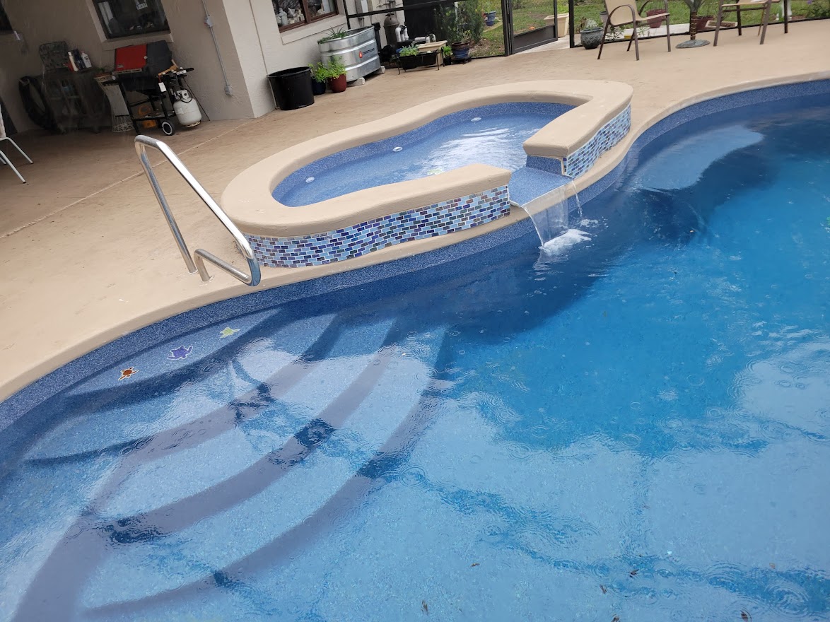 RefreshingPools's tweet photo. Our best seller is the Valencia pool! It's 14'-6 x 28' and 3'7 to 5'-10" deep. Call 1-844-744-7665 for your free estimate with 3D CAD drawings! 👙📷@LathamPool #pools #summer #swimming #backyard #Paradise #Florida #lathampool #valencia #fiberglasspool https://t.co/zYhGhsUdJ2