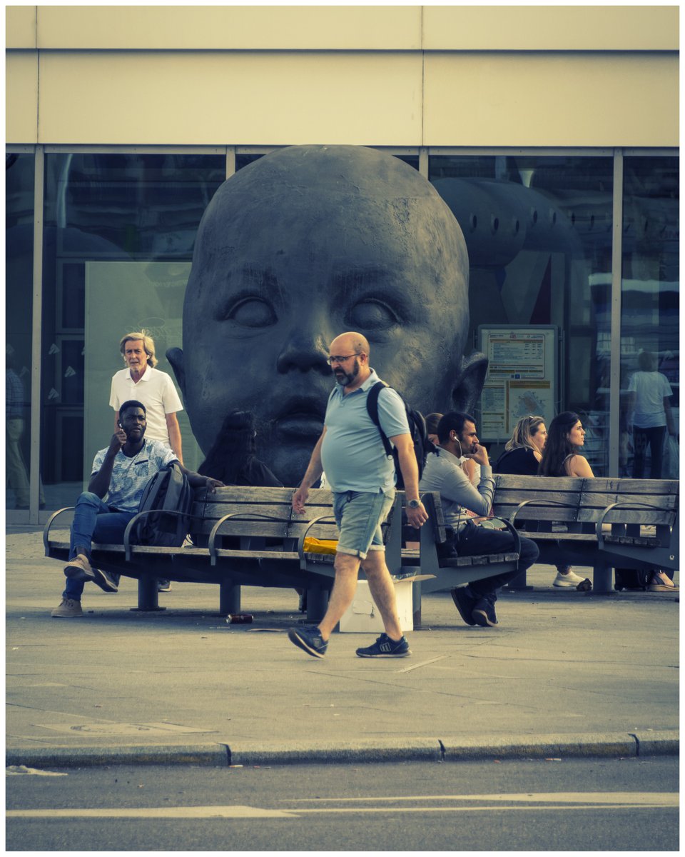 Los gigantescos testigos de la vida
#mismomentosmadrileños #mipueblo #Madrid

#streetphotography #urbanphotography #antoniolopez #escultura #head #people #personas #babyface #life #city #urbanlandscape #bronze #bronzesculpture #cultura #walking #urbanlife #gigante #giant