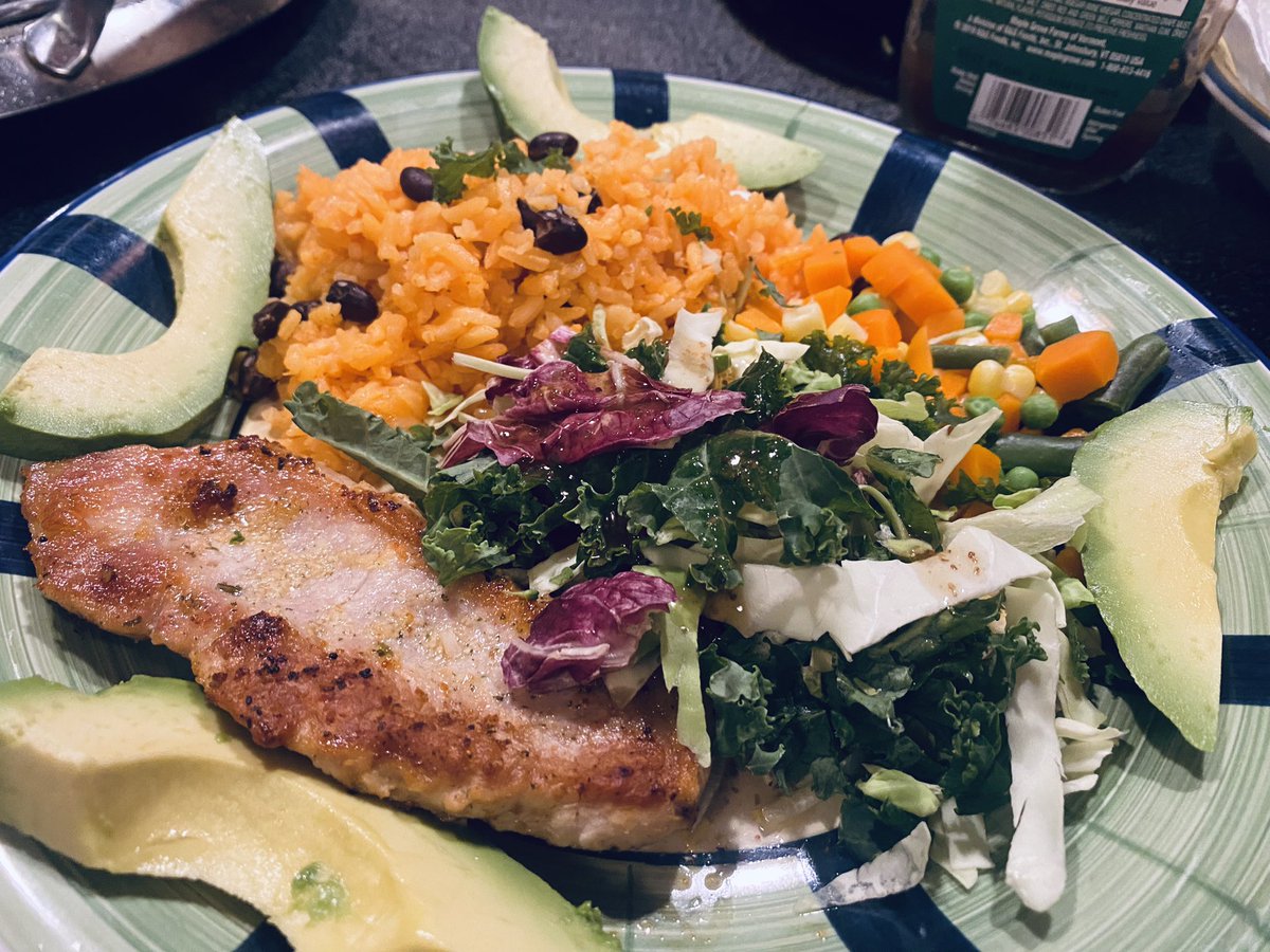 SheliaJimenez's tweet photo. Last nights dinner. No clue what I’m having tonight. #foodporn #cookingislife #theraputic https://t.co/cu100MPoMP